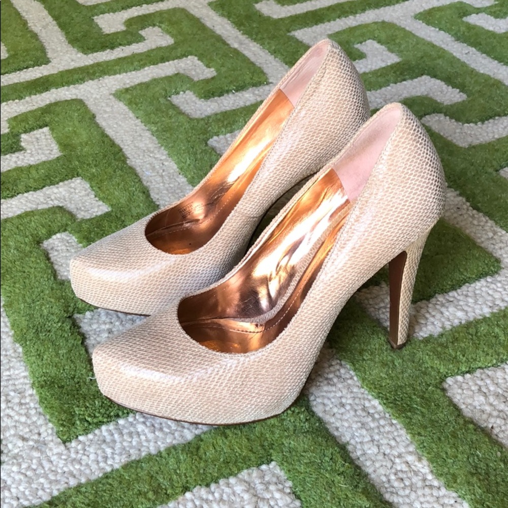 nude heals